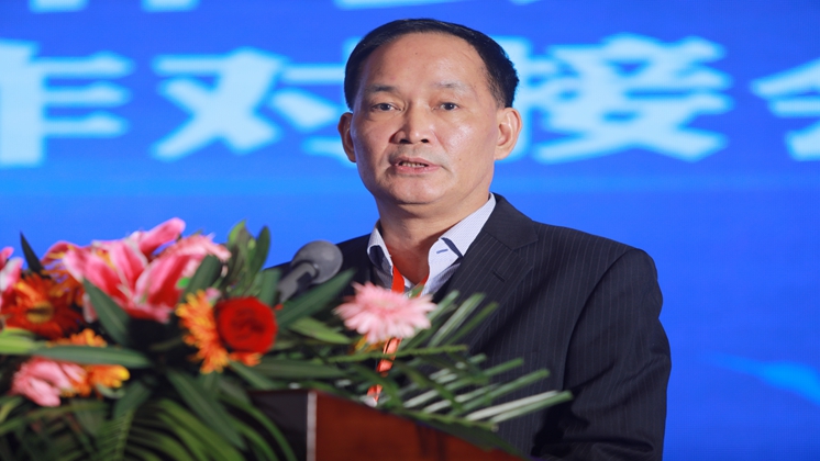 【開放郴州·相約湘臺(tái)會(huì)】市委副書記、代市長吳巨培為炬神電子點(diǎn)贊，公司董事長楊譓鵬大會(huì)發(fā)言